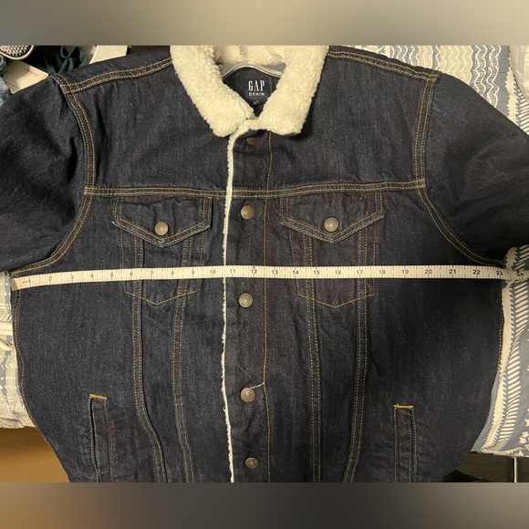 GAP Dark wash denim Sherpa Trucker Jacket NEW - Picture 9 of 10
